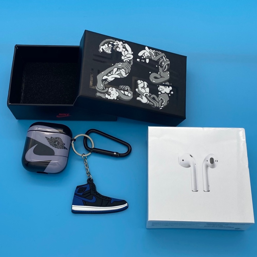 Apple AirPods Gen 2 with Case